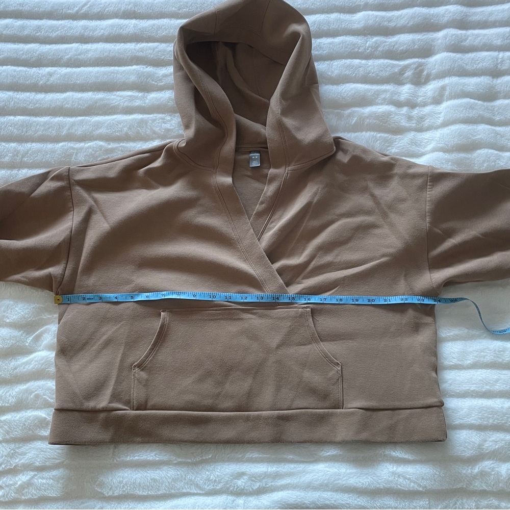 π¨π¦ Joe Fresh x Sasha Exeter mocha super soft active crop hoodie, women size M - Picture 11 of 15